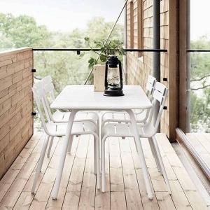 Dining outdoors is the ultimate luxury, make the most of the sunny days over spring, summer and well into autumn.