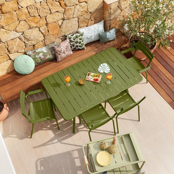 Aluminium Outdoor Dining Setting in Pesto Green