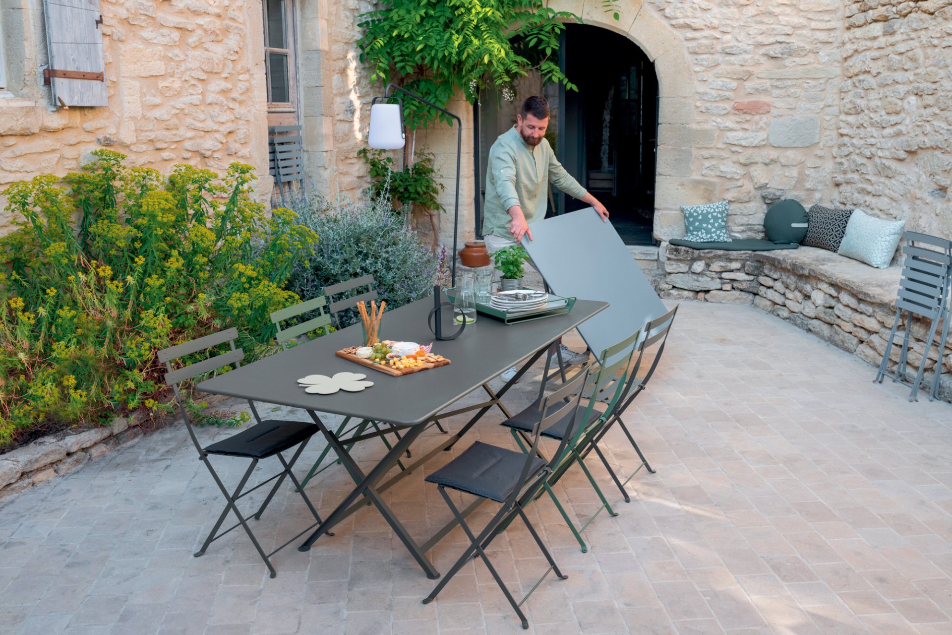 Your Guide to Outdoor Furniture Materials | Jardin NZ